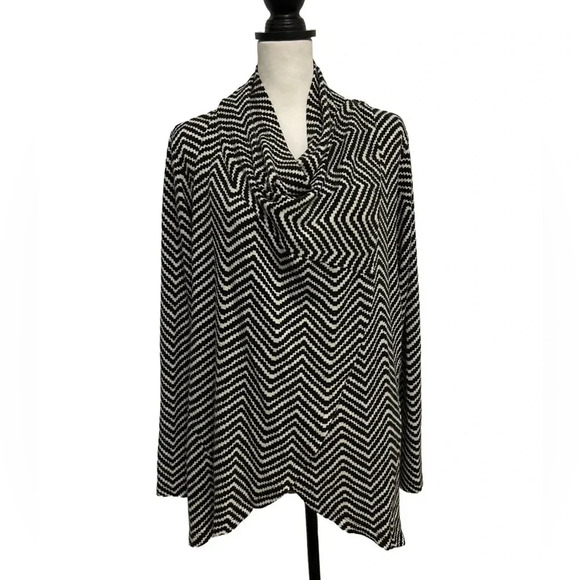 Skies are Blue Black and White Drape Front Cardigan Large. Wear two ways! - Picture 2 of 5